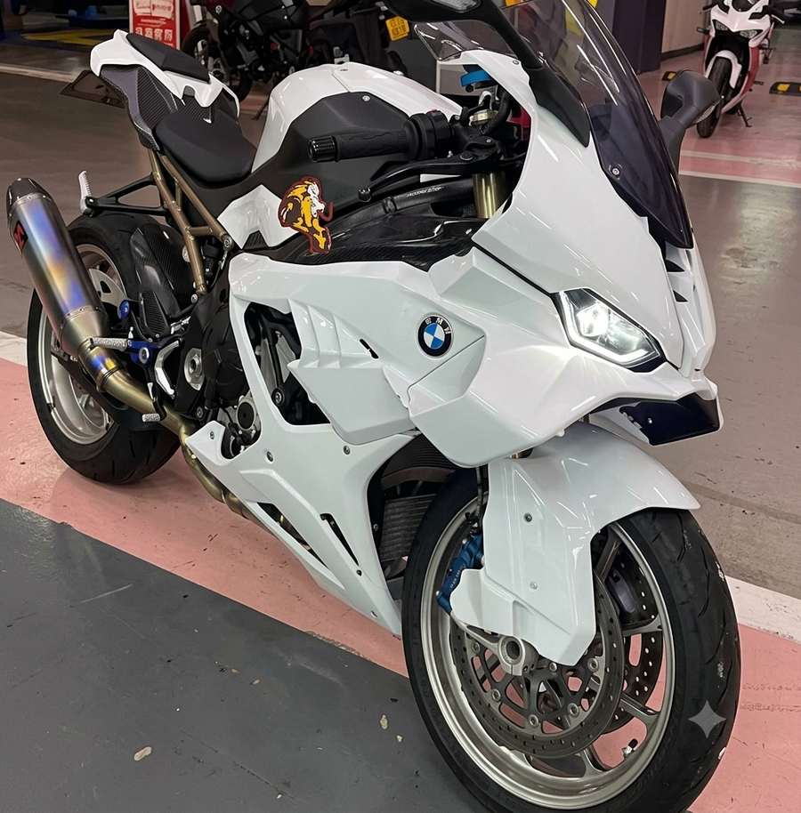 AXXON | BMW S1000RR Gloss Alpine White Body Kit (2023–2026 Fitment)