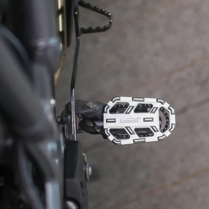 LOBOO Wide Foot Peg Enlargers for BMW R1300GS, R1250GS & F750GS | CNC Aluminum Footrest Extension