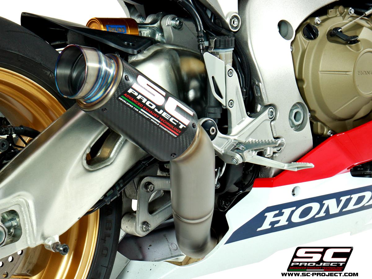 HONDA CBR1000RR (2017 – 2019) – SP – SP2 GP70-R Carbon Fiber Muffler, high position with titanium end cap